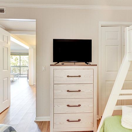 Hilton Head Condo - Beachfront Community! Хилтън Хед Айлънд Екстериор снимка