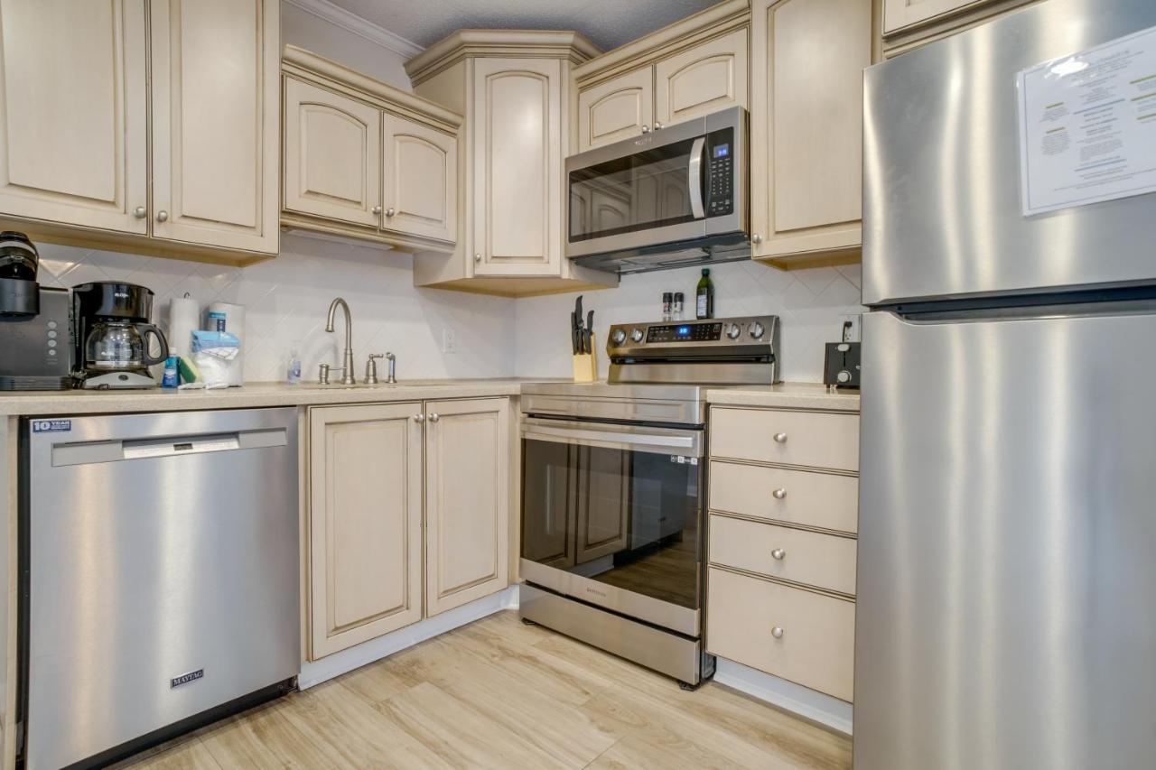Hilton Head Condo - Beachfront Community! Хилтън Хед Айлънд Екстериор снимка