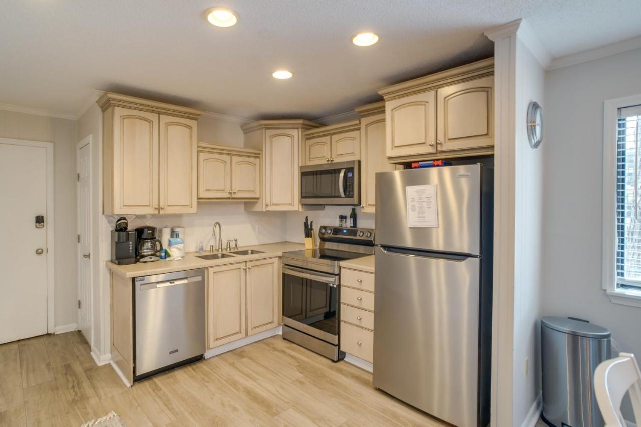 Hilton Head Condo - Beachfront Community! Хилтън Хед Айлънд Екстериор снимка